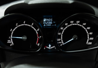Подержанный автомобиль Ford Fiesta Hatchback 2015 года (12 фото)