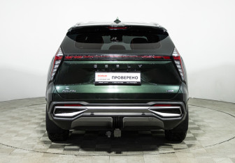 Подержанный автомобиль Geely Atlas 2024 года (6 фото)