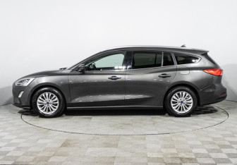 Подержанный автомобиль Ford Focus Wagon 2019 года (8 фото)