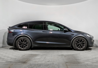 Подержанный автомобиль Tesla Model X 2023 года (4 фото)