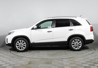 Подержанный автомобиль Kia Sorento 2018 года (8 фото)