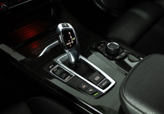 Подержанный автомобиль BMW X4 2015 года (17 фото)