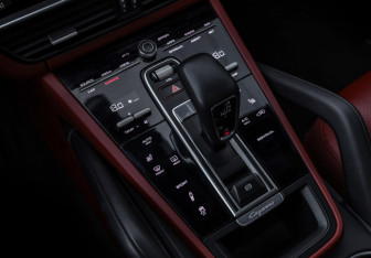 Подержанный автомобиль Porsche Cayenne 2018 года (22 фото)
