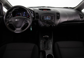 Подержанный автомобиль Kia Cerato Sedan 2013 года (9 фото)