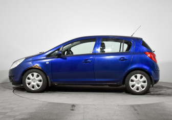 Подержанный автомобиль Opel Corsa 2008 года (8 фото)