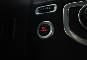 Подержанный автомобиль Land Rover Discovery 2013 года (20 фото)