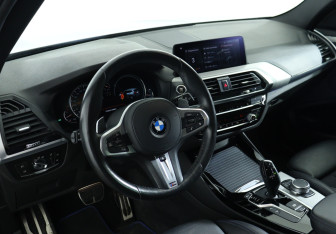 Подержанный автомобиль BMW X3 2018 года (14 фото)