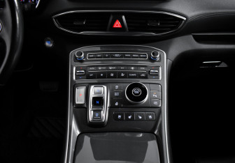Подержанный автомобиль Hyundai Santa Fe 2020 года (17 фото)