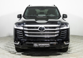 Подержанный автомобиль Toyota Land Cruiser Suv 2021 года (2 фото)