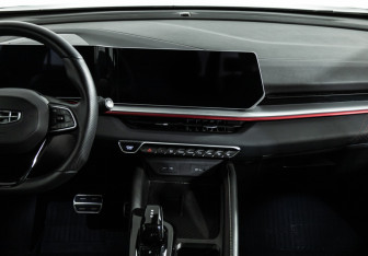 Подержанный автомобиль Geely Coolray 2023 года (14 фото)