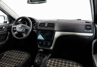 Подержанный автомобиль Skoda Yeti 2012 года (9 фото)