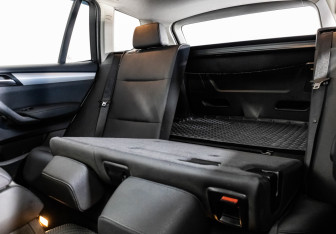 Подержанный автомобиль BMW X3 2013 года (26 фото)