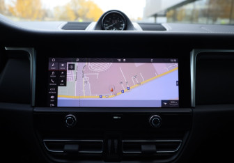 Подержанный автомобиль Porsche Macan 2023 года (23 фото)