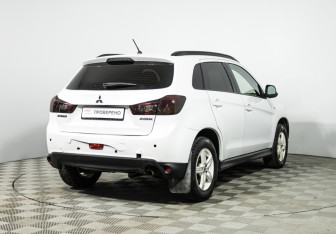 Подержанный автомобиль Mitsubishi ASX 2013 года (5 фото)