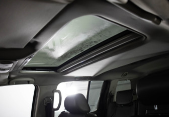 Подержанный автомобиль Nissan Pathfinder 2006 года (14 фото)