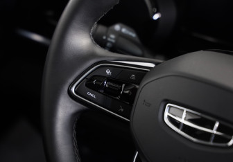 Подержанный автомобиль Geely Monjaro 2024 года (4 фото)