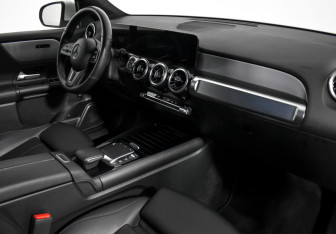Подержанный автомобиль Mercedes-Benz GLB 2020 года (15 фото)