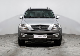 Подержанный автомобиль Kia Sorento 2006 года (2 фото)
