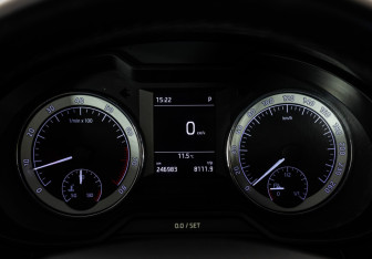 Подержанный автомобиль Skoda Octavia Liftback 2016 года (21 фото)