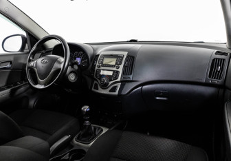 Подержанный автомобиль Hyundai i30 Hatchback 2009 года (9 фото)