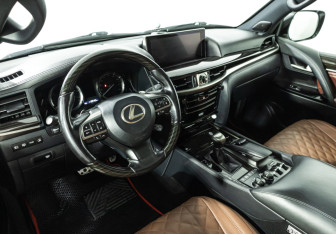 Подержанный автомобиль Lexus LX 2020 года (11 фото)