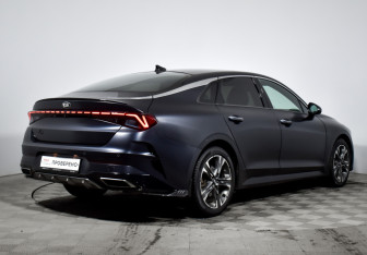 Подержанный автомобиль Kia K5 2021 года (5 фото)