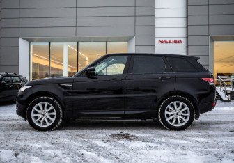 Подержанный автомобиль Land Rover Range Rover Sport 2015 года (9 фото)