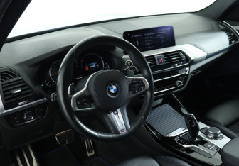 Подержанный автомобиль BMW X3 2018 года (14 фото)