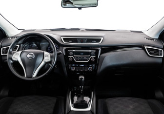 Подержанный автомобиль Nissan Qashqai 2017 года (10 фото)