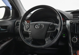 Подержанный автомобиль Toyota Camry Sedan 2012 года (14 фото)