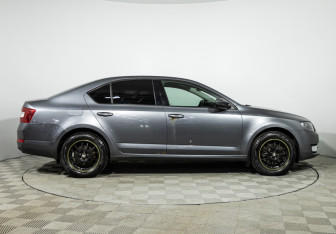 Подержанный автомобиль Skoda Octavia Liftback 2014 года (4 фото)