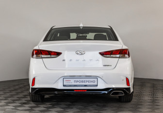Подержанный автомобиль Hyundai Sonata 2019 года (6 фото)