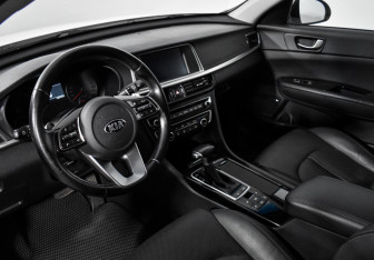 Подержанный автомобиль Kia Optima Sedan 2018 года (9 фото)