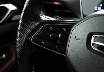 Подержанный автомобиль Geely Coolray 2024 года (21 фото)