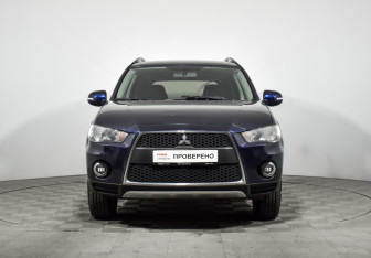Подержанный автомобиль Mitsubishi Outlander 2011 года (2 фото)