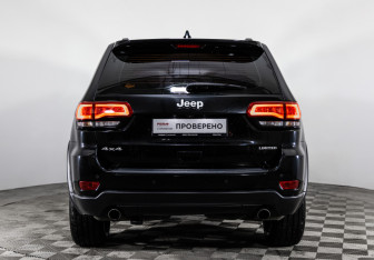 Подержанный автомобиль Jeep Grand Cherokee 2016 года (6 фото)