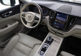 Подержанный автомобиль Volvo XC60 2021 года (9 фото)