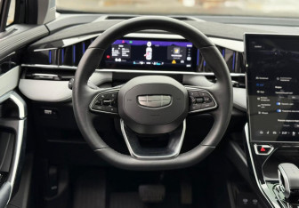 Подержанный автомобиль Geely Atlas 2024 года (13 фото)