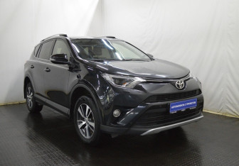 Подержанный автомобиль Toyota RAV4 2016 года (3 фото)