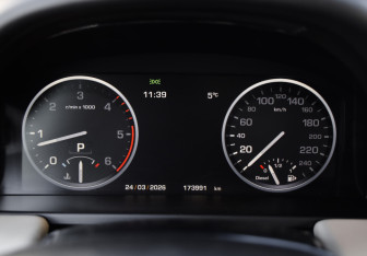 Подержанный автомобиль Land Rover Range Rover 2012 года (16 фото)