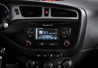 Подержанный автомобиль Kia Ceed Hatchback 2013 года (16 фото)