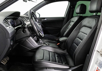 Подержанный автомобиль Volkswagen Tiguan 2021 года (21 фото)