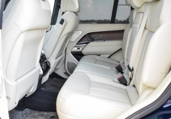 Подержанный автомобиль Land Rover Range Rover 2022 года (12 фото)