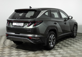 Подержанный автомобиль Hyundai Tucson 2022 года (5 фото)