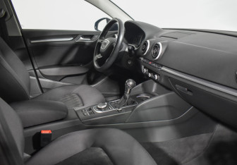 Подержанный автомобиль Audi A3 Sedan 2015 года (12 фото)