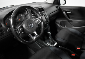 Подержанный автомобиль Volkswagen Polo Sedan 2019 года (9 фото)