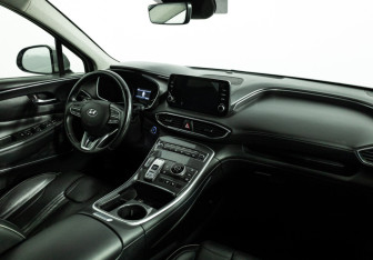 Подержанный автомобиль Hyundai Santa Fe 2021 года (9 фото)