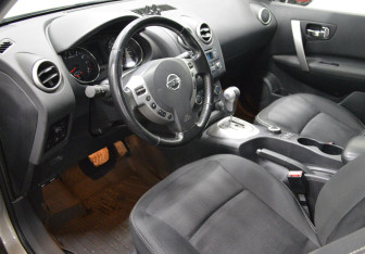 Подержанный автомобиль Nissan Qashqai 2012 года (9 фото)