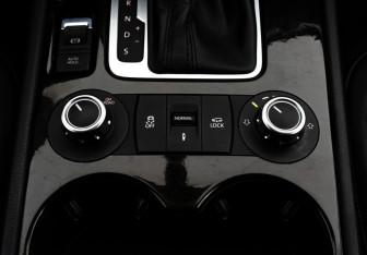 Подержанный автомобиль Volkswagen Touareg 2012 года (15 фото)