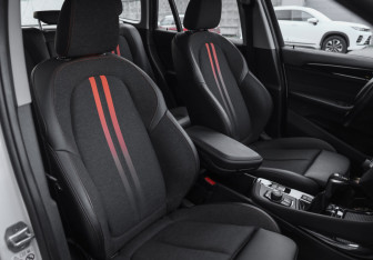 Подержанный автомобиль BMW X1 2019 года (27 фото)